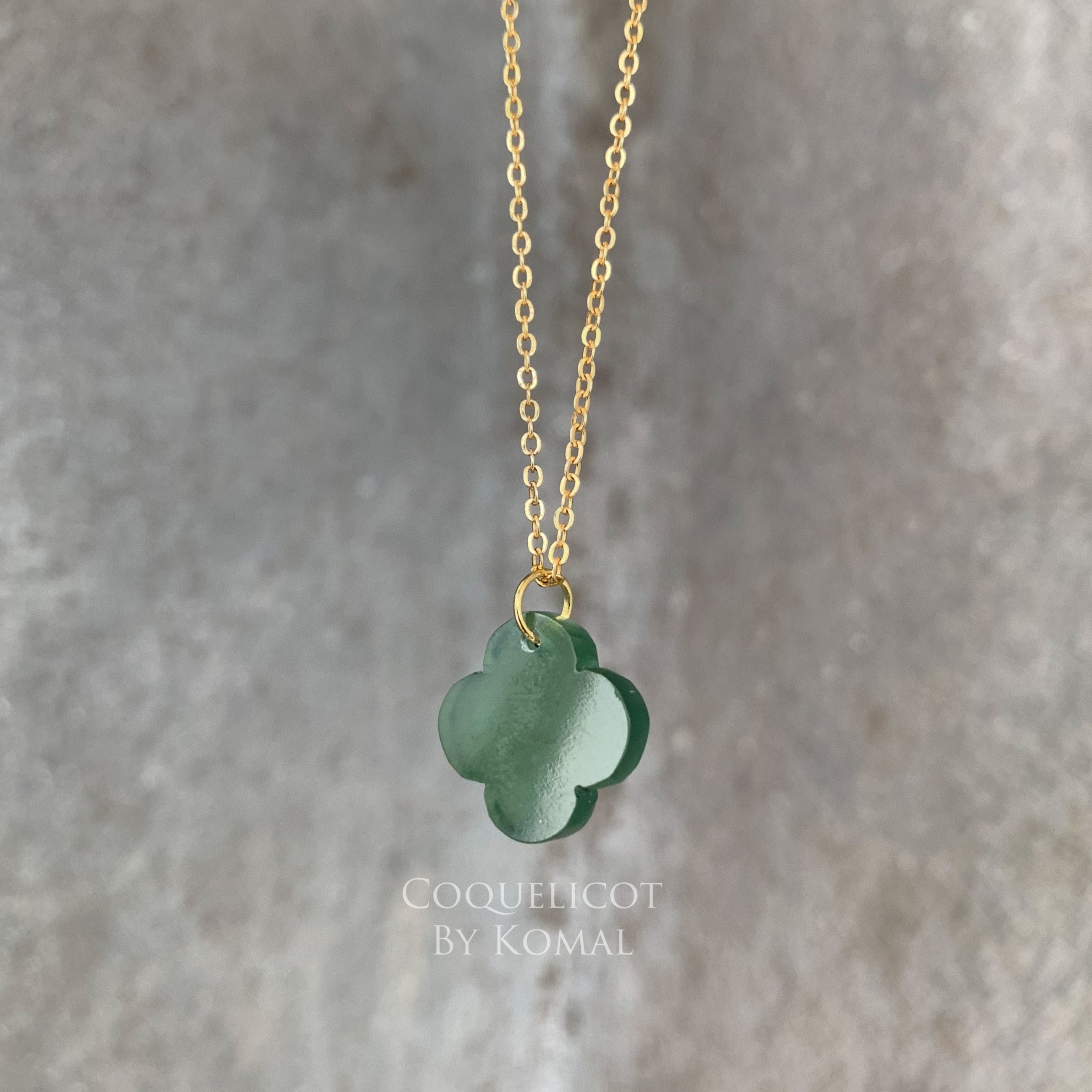 22K Gold Malachite Clover Necklace - 3 Motifs (6.60G) - Queen of Hearts  Jewelry